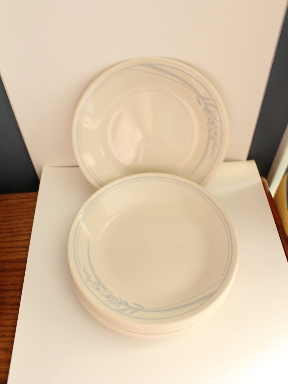 Corelle Blue Lily Lot of 8 Bread & Butter Plates